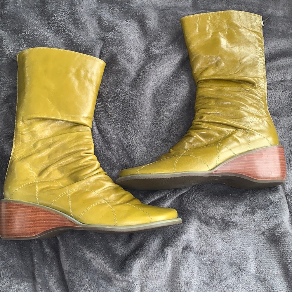 Isabella Anselmi pea green calf wedge boots leather Size 7